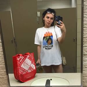 Meet your Posher, Alexis